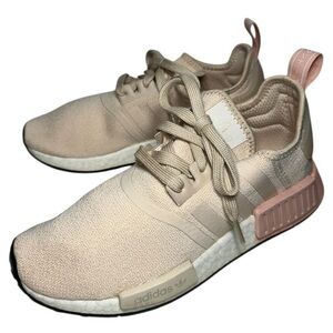 Adidas Women’s Size 7.5 Beige Pink R1 W BOOST Running Athletic Shoes Sneakers